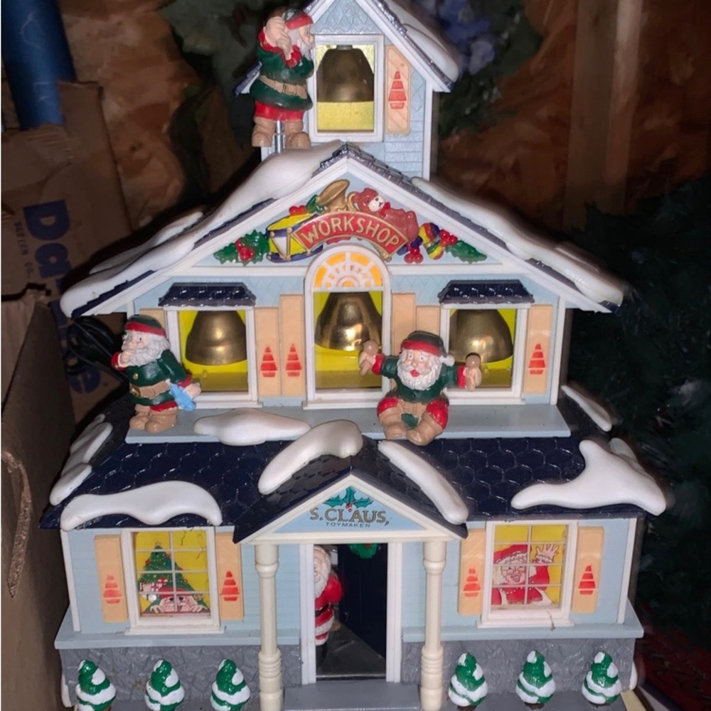 Animated Santa's workshop